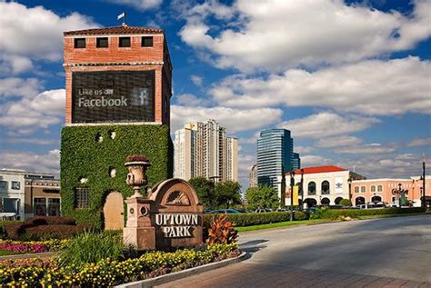 Uptown Park Shopping Center | Shopping in Houston, TX