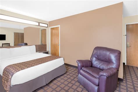 Microtel Inn & Suites by Wyndham Franklin | Franklin, NC Hotels