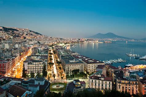 Weekend a Napoli: una passeggiata dal centro storico a Positano - DoveViaggi.it