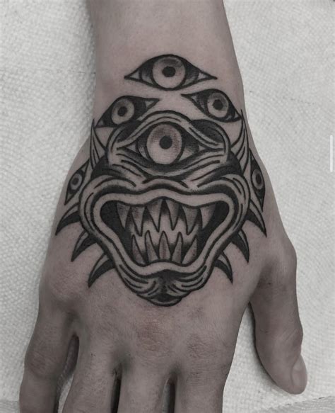 [ART] Beholder I got tattooed on my hand! : r/DnD