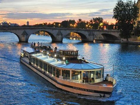 Fajarv: Paris Seine Night River Cruise