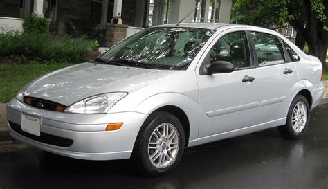 File:2000-2004 Ford Focus SE sedan .jpg - Wikipedia