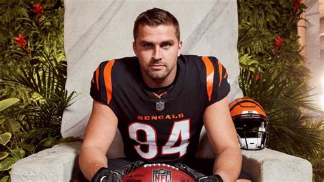 Sam Hubbard is Bengals’ nominee for Walter Payton NFL Man of the Year