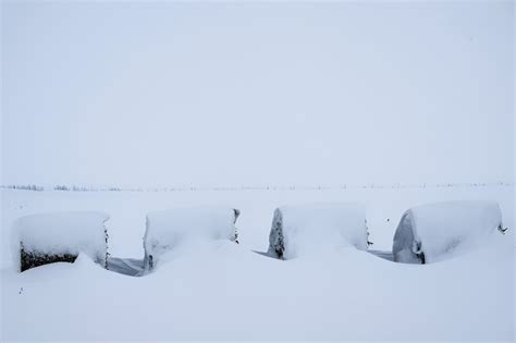 Snow buries Iowa campaigning ahead of possible bomb cyclone