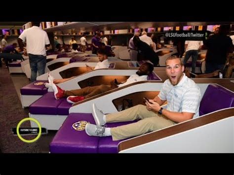 Lsu Football Locker Room / Video Lsu Football Unveils New Weight Room ...