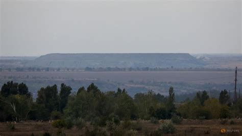 Ukrainian forces hold line in shattered eastern town of Avdiivka ...