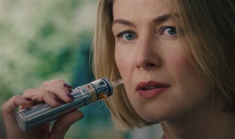 I Care a Lot Trailer: Rosamund Pike Revisits Gone Girl in New Thriller | IndieWire