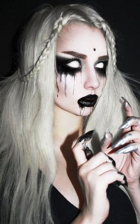 30 Creepy Halloween Makeup Ideas for Women to Try - Flawssy