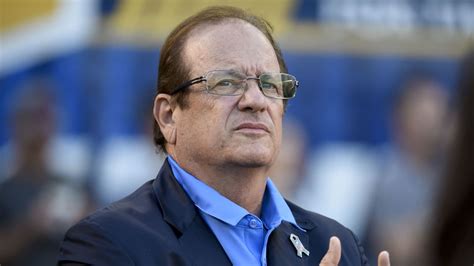 Chargers owner will tell staff team is moving to Los Angeles