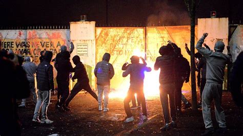 Trio sentenced over Sandy Row riot - BBC News