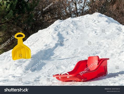 15,297 Snow hill sledding Images, Stock Photos & Vectors | Shutterstock