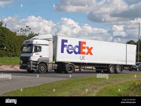 Fedex Truck Images Fedex Truck Alamy Shopping Cart - wwwnbjohnson