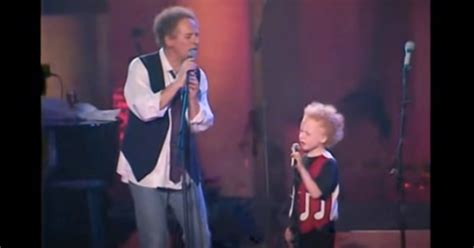 Art Garfunkel’s Son Runs Onstage And Adorably Steals The Show