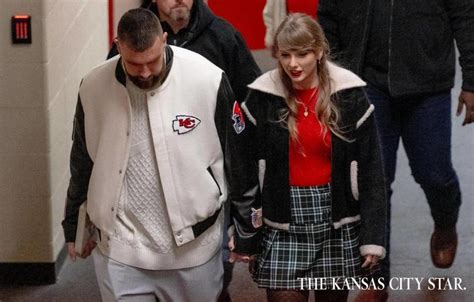 Photos of Travis Kelce and Taylor Swift from the Chiefs’ Christmas Day game