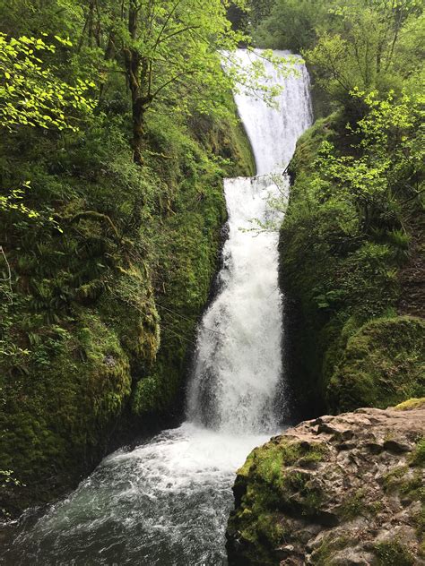 Portland, Oregon’s Bridal Veil Falls : r/Outdoors