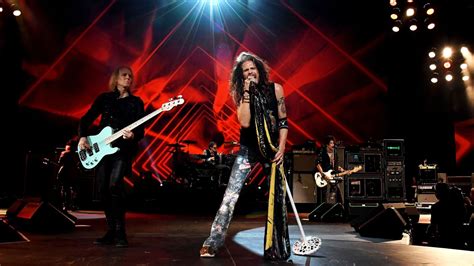 Steven Tyler ‘fractured his larynx,’ rest of Aerosmith’s 2023 farewell tour dates postponed ...