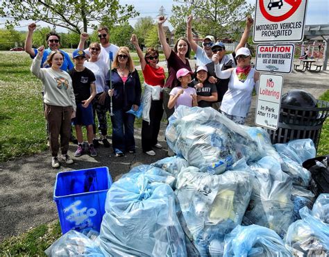 Glendale Notes: Neighbours fill bags during annual spring cleanup