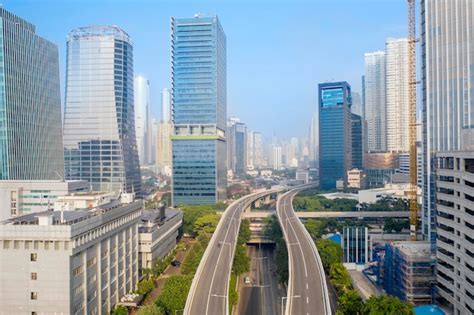 Premium Photo | Quiet overpass road with skyscrapers in Jakarta