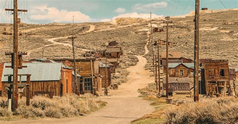 17 BEST Ghost Towns in California [Spooky, Abandoned Cities]