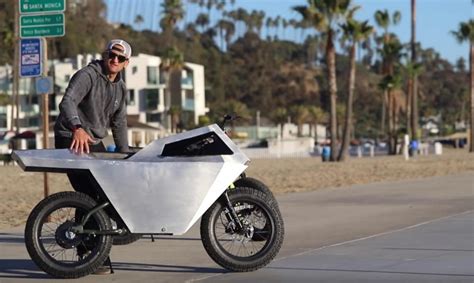 Tesla CyberBike: la moto elettrica ispirata al pickup Tesla [Video]