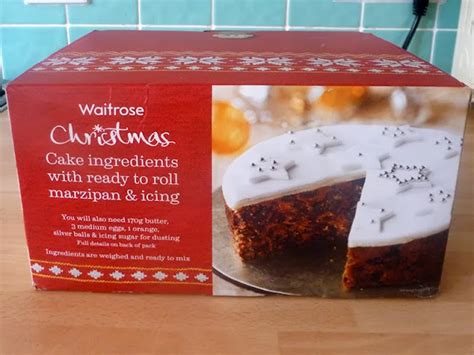 REVIEW: Waitrose Christmas Cake Kit 2013 and decorating inspiration (updated) | The Graphic ...