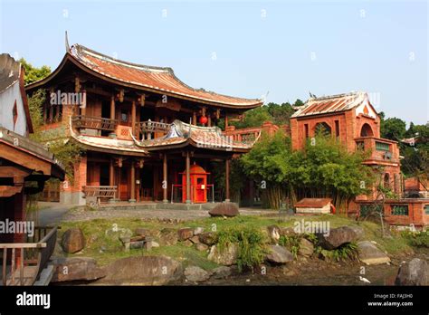 Chinese old house and garden Stock Photo - Alamy