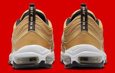 De Iconische Nike Air Max 97 "Gold Bullet" maakt… | Sneaker Squad