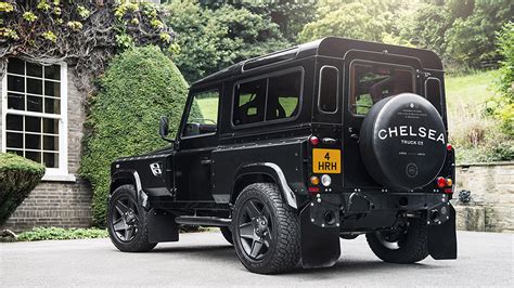 Kahn Design unveils Land Rover Defender Flying Huntsman