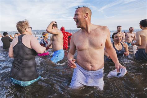 Photos: Thousands take Seattle's annual Polar Bear Plunge | Seattle Refined