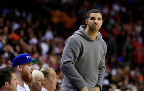 Drake Gets Mocked At Raptors Game (GIF)