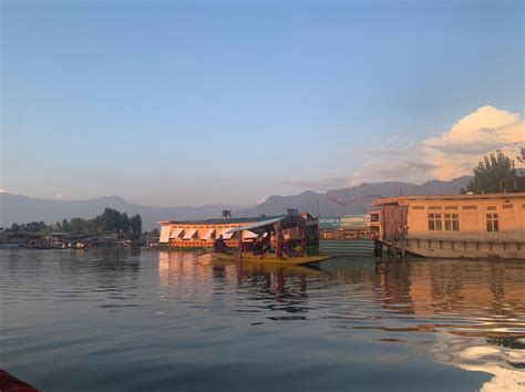 10 Things To Do in Dal Lake (Srinagar) in 2024 - Solopassport