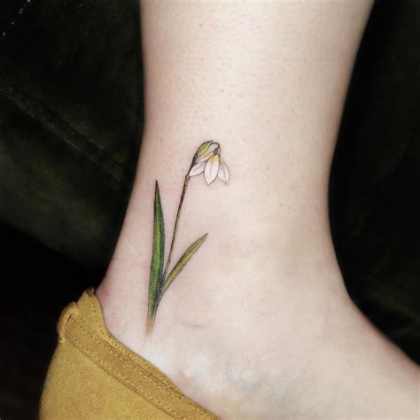 Hannah Kang🇰🇷 on Instagram: “🌱Snowdrop for Cate, Thanks lady!” | Picture tattoos, Flower tattoo ...