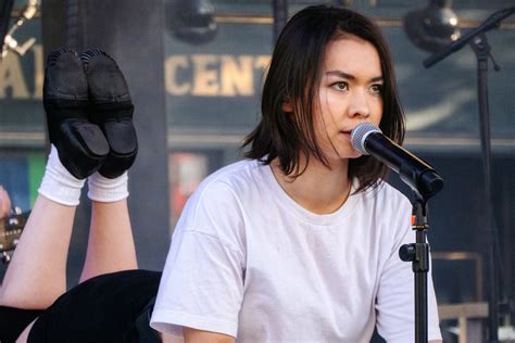 12 Facts to Get to Know Singer-Songwriter Mitski - Facts.net