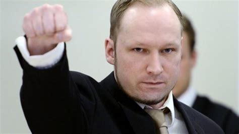 Breivik: What's behind clenched-fist salutes? - BBC News