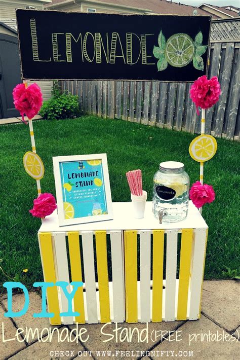 DIY Lemonade Stand that's Super Easy to Make -with Free Printables Signs