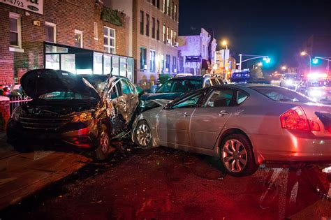 Guía De Ayuda Para Accidentes Automovilísticos | Ley De Thompson | Revisión Gratuita De Casos