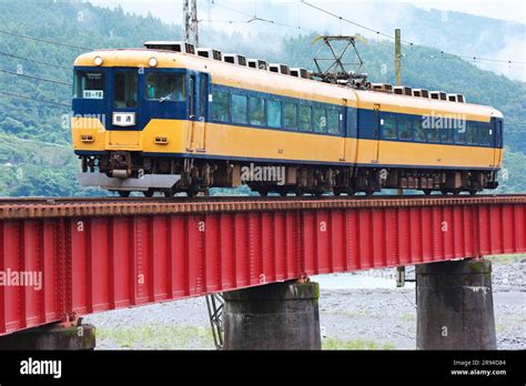 Oigawa Railway's ordinary train Stock Photo - Alamy