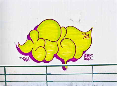 Tilt – Graffiti throw up 2012