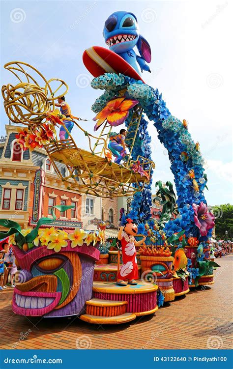 Lilo and Stitch at Disney Parade Editorial Image - Image of hong, walt: 43122640