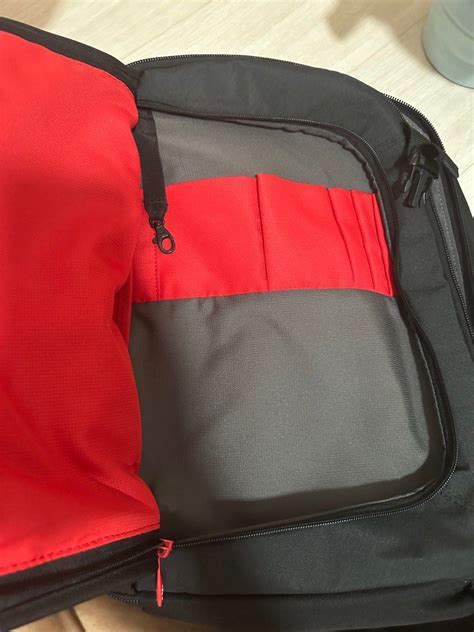 Crumpler Dry Red No 6 15" Laptop Travel Backpack (Black), Men's Fashion ...