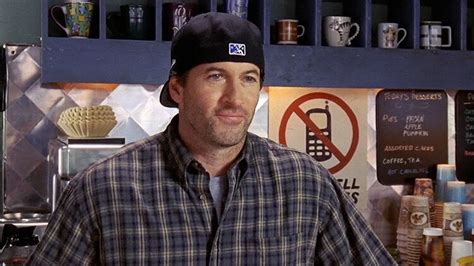 Here's Every Single Flannel Shirt Worn By Luke Danes In “Gilmore Girls” in 2023 | Luke danes ...