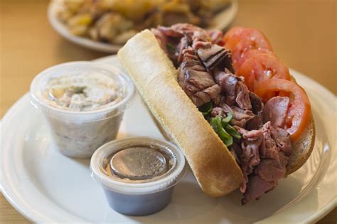 What Can You Put on a Roast Beef Sandwich? | Livestrong.com | Roast beef sandwiches, Roast beef ...