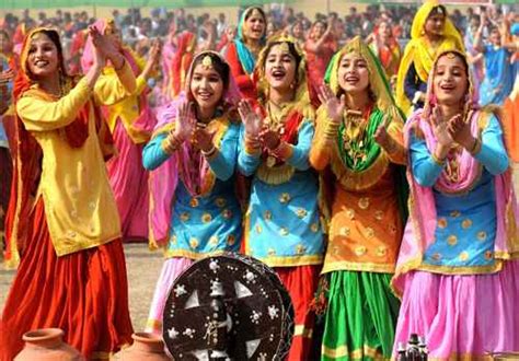 All You Need to Know About The Vibrant Culture of Pakistan.