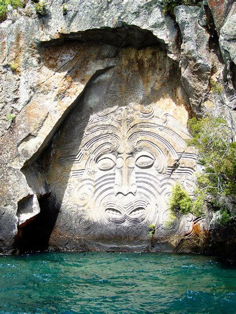 Maori rock carvings at Mine Bay on Lake Taupo, New... - It's a beautiful world