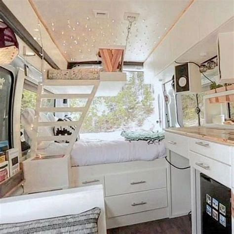 22 Beautiful Modern RV Decoration with Simple Design - decorhit.com in 2020 | Rv living ...