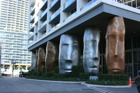 Building integrated sculptures ("Icon Building", Brickell Avenue, Miami ...