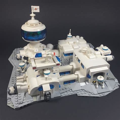 Strategic Moonbase Module 4 #lego #legomoc #legostagram #afol #mocclub #moonbase #classicspace # ...