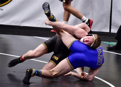 NCAA Wrestling Championships 2021: Iowa jumps to early lead after ...