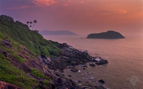 A Beautiful SunSet on a Island near karwar... 6 miles in … | Flickr