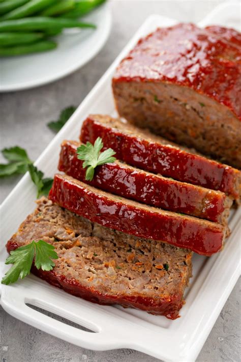 Classic Meatloaf Recipe | RecipeLion.com